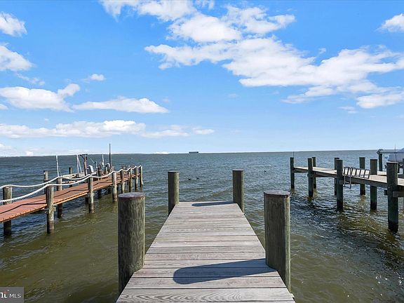 3rd image of 2113 Lake Dr