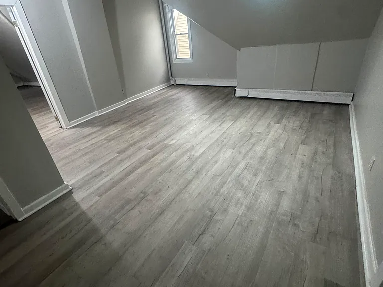 1092 E Main St — Photo 10