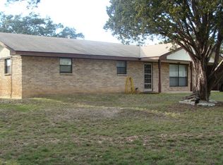 326 Pleasant View Dr, Kerrville, TX 78028