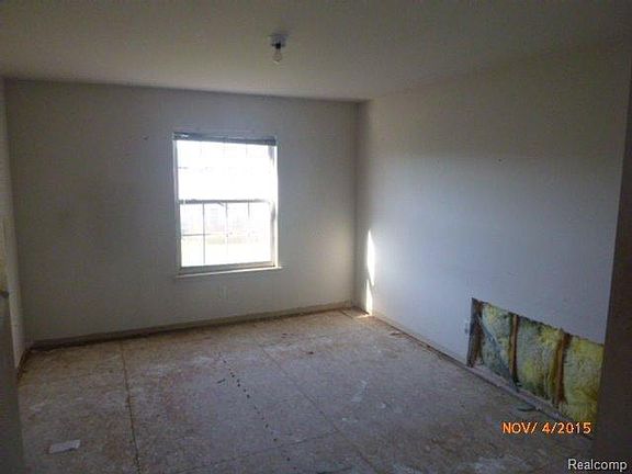 4th image of 3086 Village Cir #59