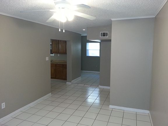 4th image of 1703 E Maple Ave