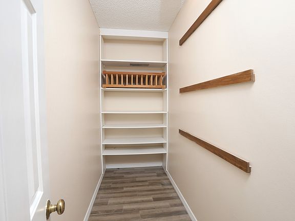 4th image of 8952 Savannah Park