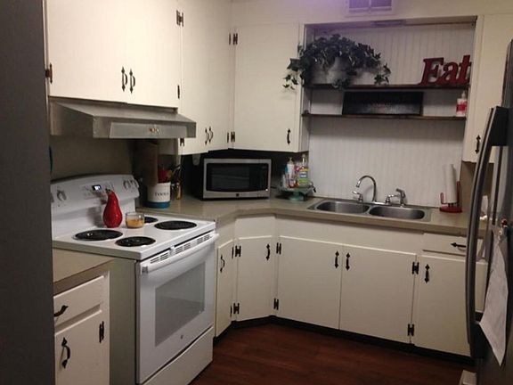 5th image of 1207 N College St