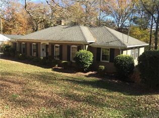 418 Deerwood Dr, Gastonia, NC 28054