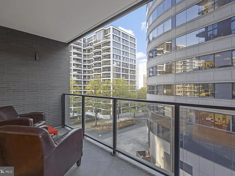 1781 N Pierce St #406 — Photo 26
