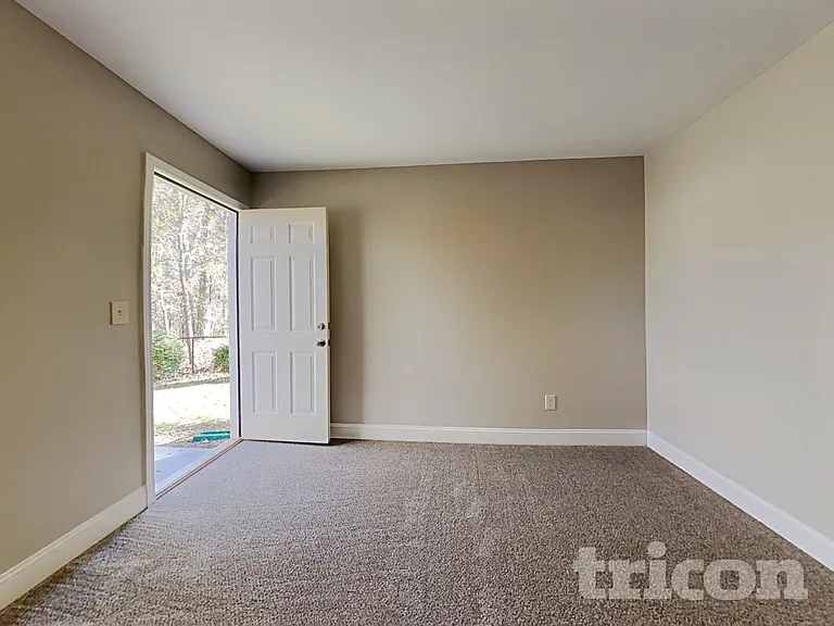 1656 Deer Creek Ln — Photo 12