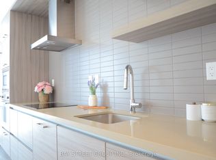 2221 Yonge St #2906, Toronto, ON M4S 0B8