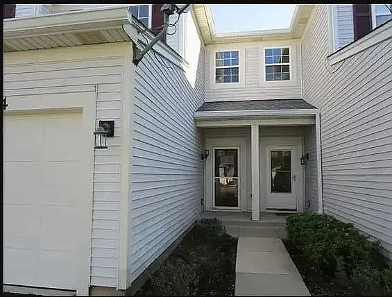 Building Photo - 3164 Falling Waters Ln
