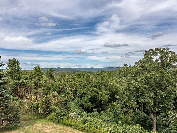 22 Smoke Ridge Drive