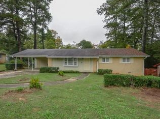 6835 Hampshire Dr, Tucker, GA 30084