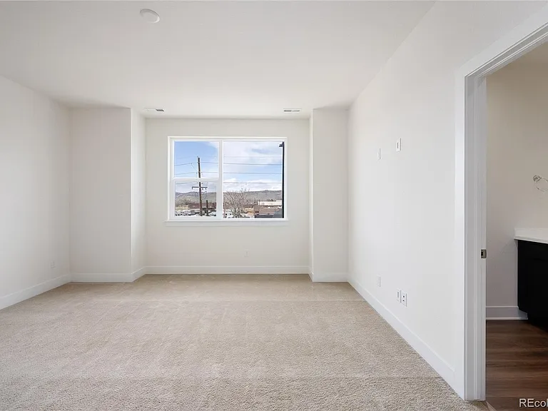 5112 Ward Rd — Photo 16