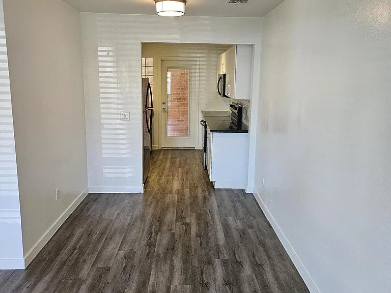 1504 E Rovey Ave #1A — Photo 4