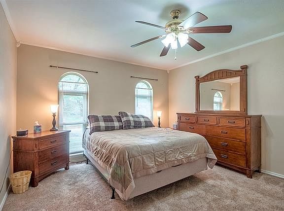 2nd image of 2922 Branch Oaks Dr