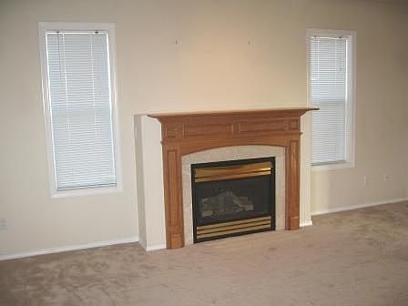 4th image of 687 Oakwood Dr