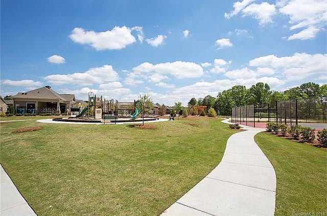 2nd image of 8656 Lavender Pl