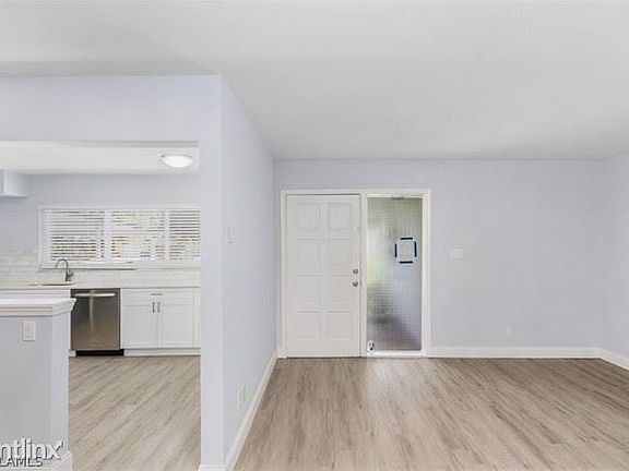 5th image of 1706R Grove Ave