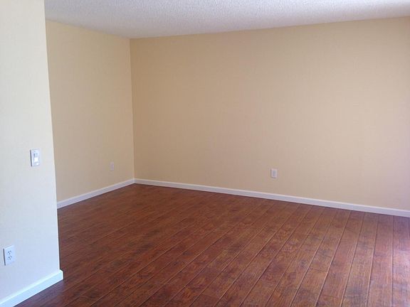 2nd image of 32013 Avenue D APT 1