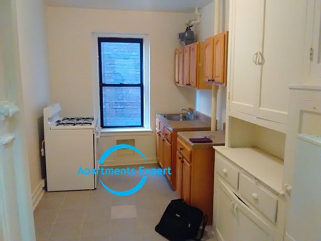 1st image of 655 E 233rd St APT C7