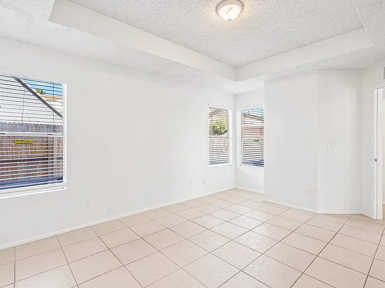 7209 S Avenida Del Nopal — Photo 30