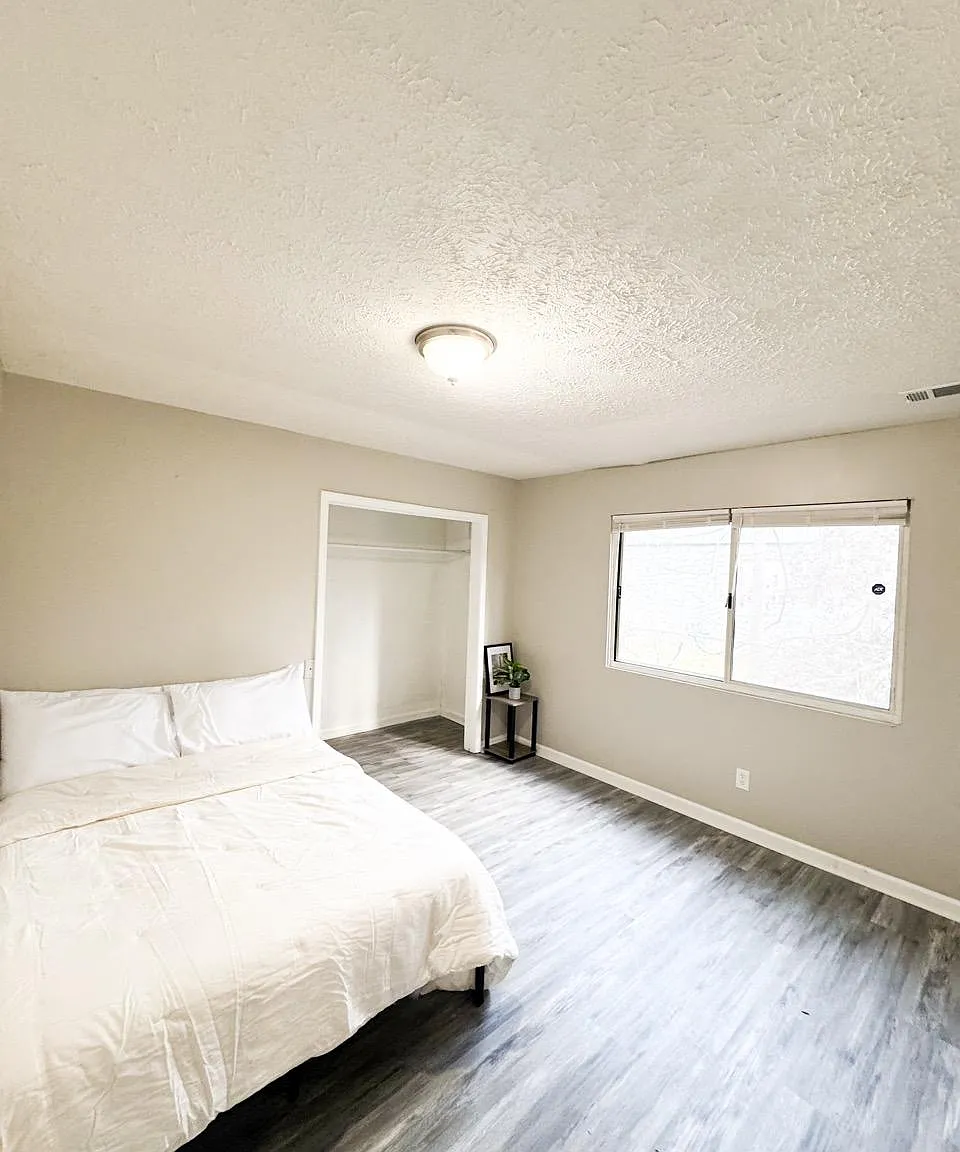 4 bed, 2.0 bath, 1700 sqft, $737 — Photo 1