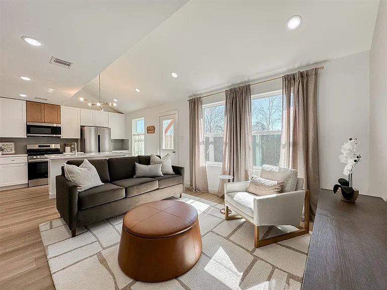 2710 Discovery Trails Ct — Photo 10