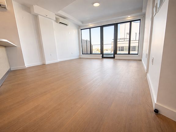 5th image of 158 Lott St #377D