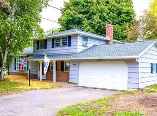 904 Middle Rd, Rush, NY 14543