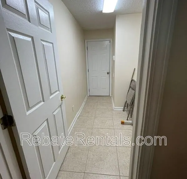 8907 Hampton Landing Dr E — Photo 50