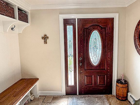 5th image of 120 Pilgrim Dr