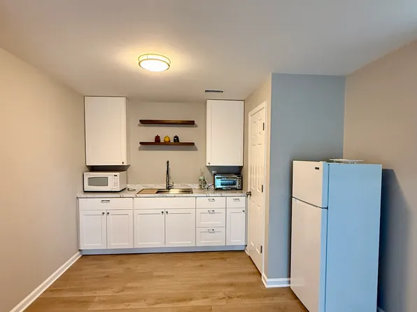 (undisclosed Address), Shepherdstown, WV 25443