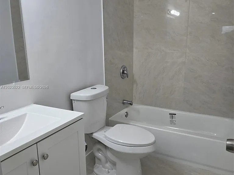 800 Independence Dr #800L — Photo 2