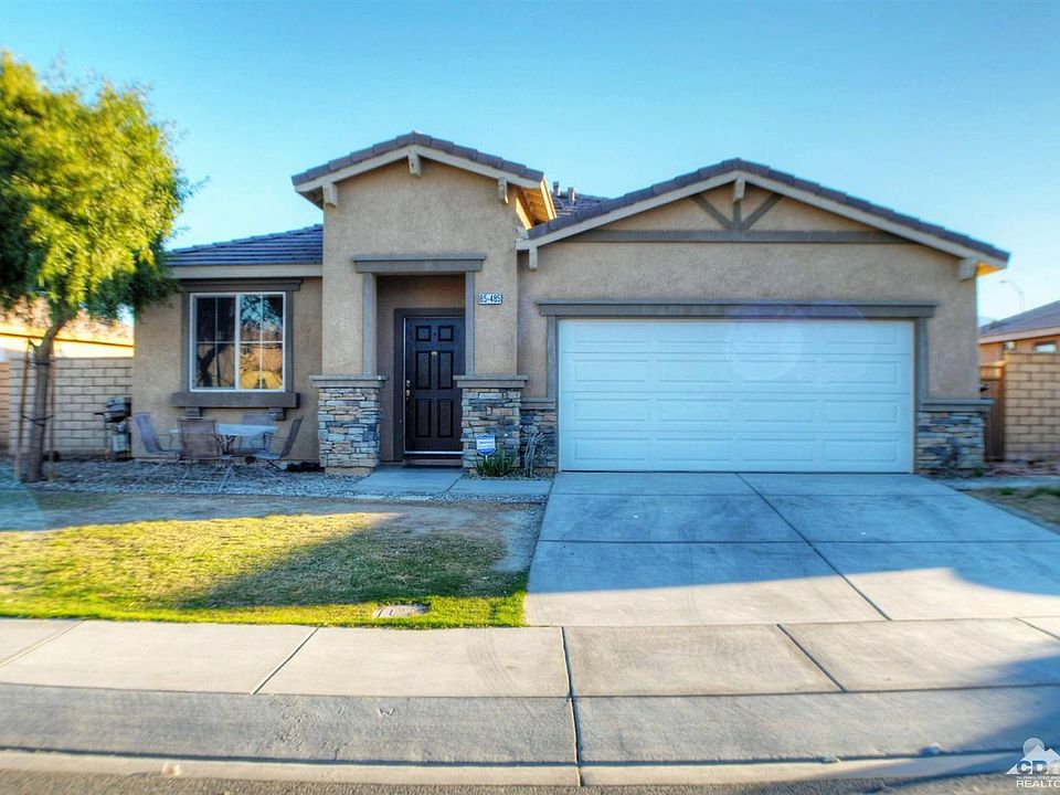 1st image of 85485 Avenida Maria