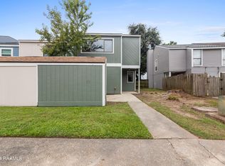38 Larkspur Ln, Lafayette, LA 70507
