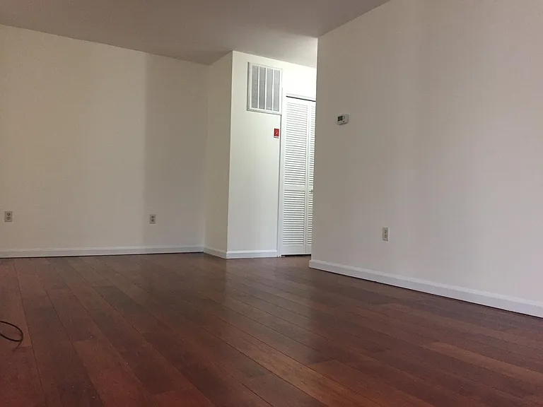 365 Mather St #200 — Photo 8