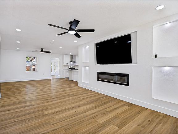 5th image of 609 Warren Dr