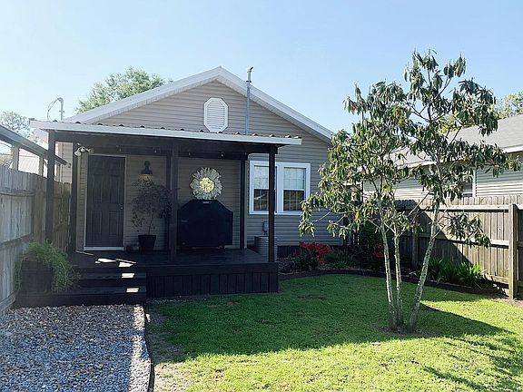 4th image of 622 Julia St
