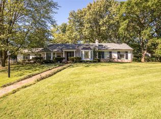 357 Summerdale Ln, Saint Louis, MO 63132