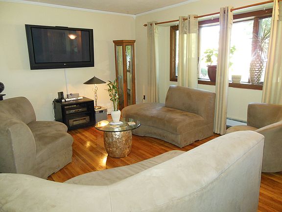 4th image of 35 Circle Dr