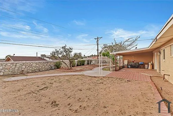 3 bed, 1620 sqft, $1,800 — Photo 3