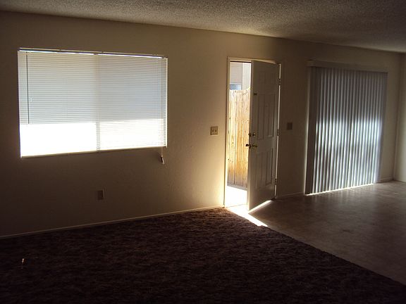 2nd image of 1101-1121 E Noble Ave #1101