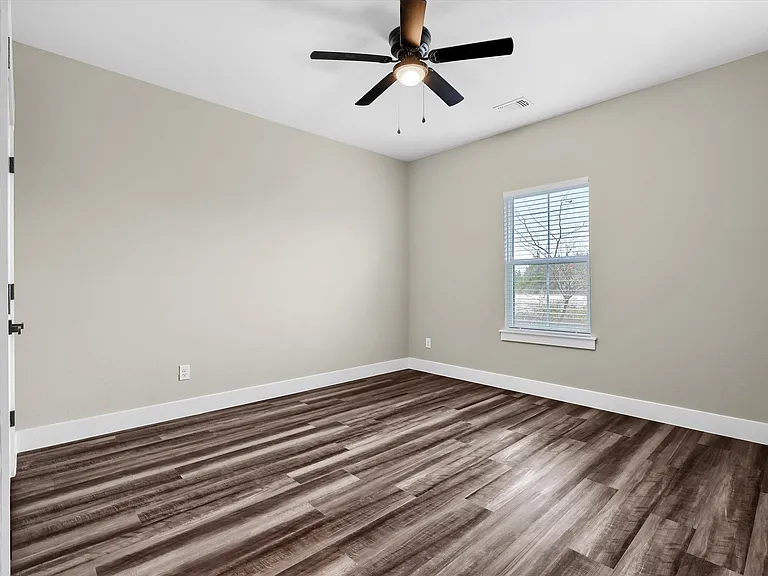521 Saucer Dr — Photo 20