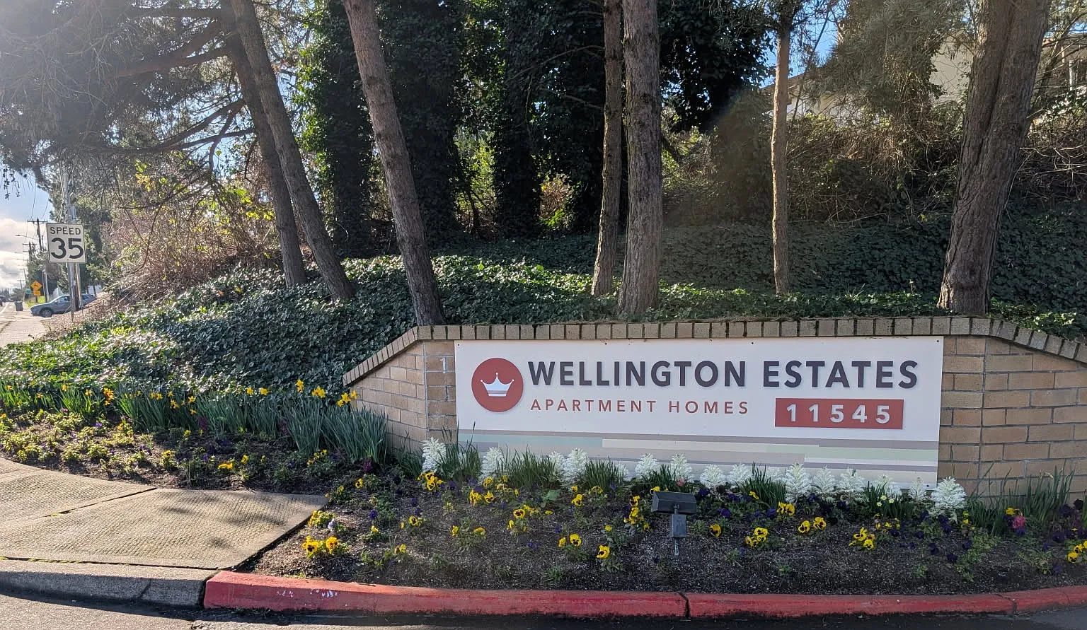 Wellington Estates — Photo 2