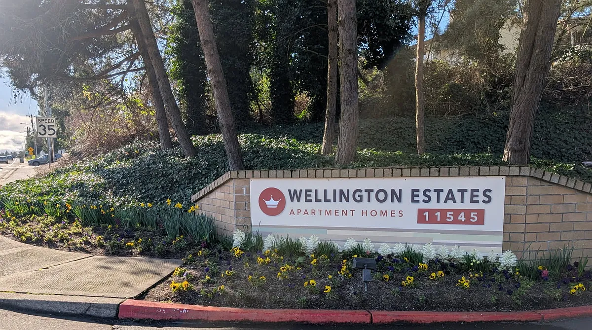 Building Photo - Wellington Estates
