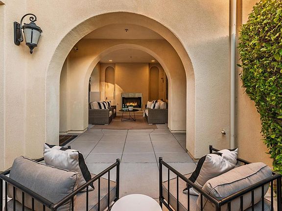 4th image of 548 Quail Pointe Ln