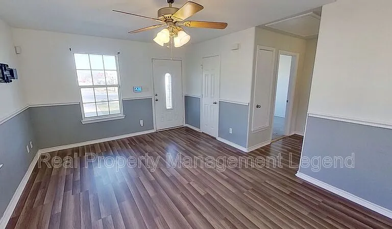 1614 S Montgomery St — Photo 6