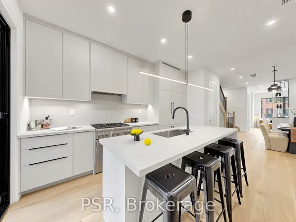 30 Winnifred Ave, Toronto, ON M4M 2X3