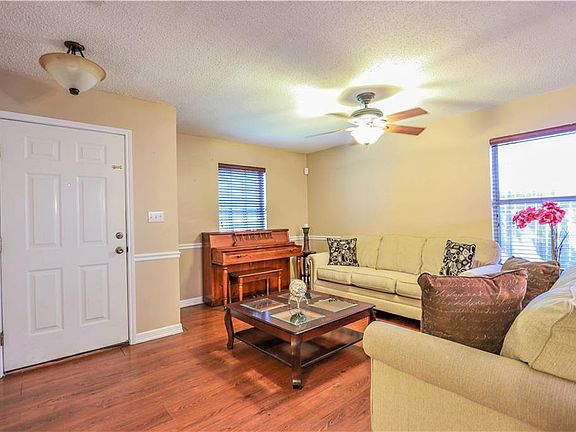 3rd image of 5706 N 34th St