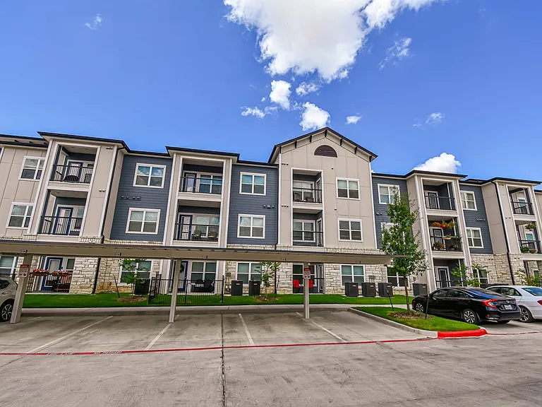 Aspire at Live Oak — Photo 21