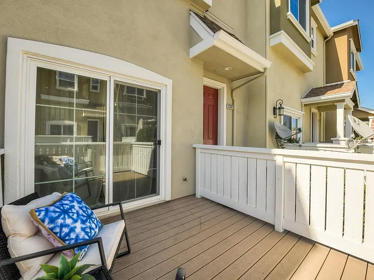 2737 Lavender Ter — Photo 24