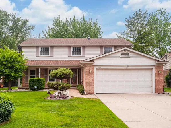 47559 Lexington Dr, Macomb, MI 48044